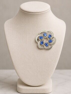 Vintage 1950s–1960s Sapphire Blue Crystal Brooch
